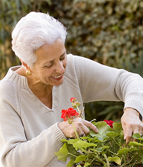 Elderly resident enjoying the best short term rehab in longview, tx